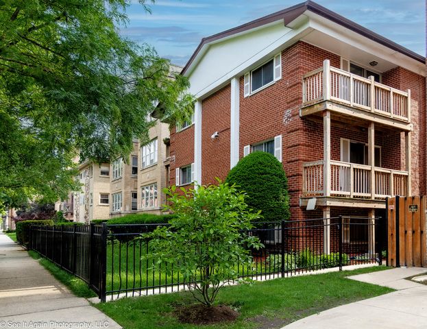 417 S Kenilworth Avenue 7, Oak Park, IL 60302