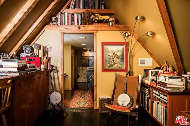 8920 Wonderland Avenue, Los Angeles, CA 90046