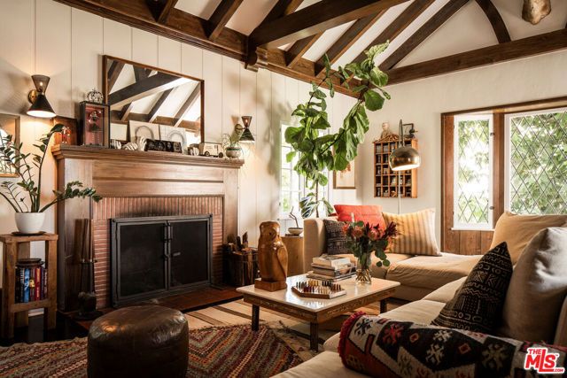 8920 Wonderland Avenue, Los Angeles, CA 90046