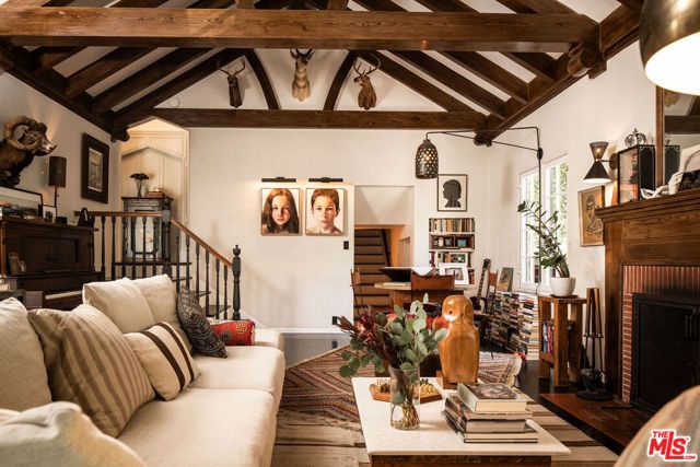 8920 Wonderland Avenue, Los Angeles, CA 90046