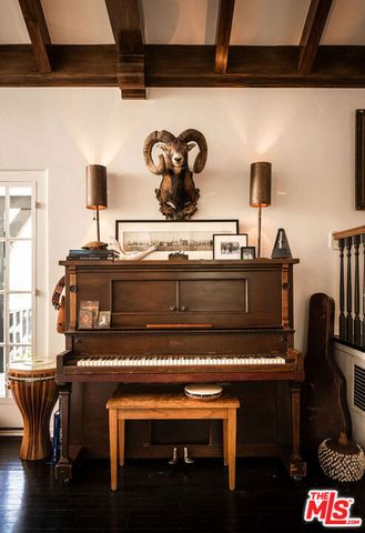 8920 Wonderland Avenue, Los Angeles, CA 90046