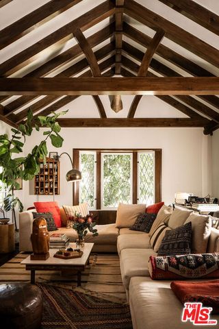 8920 Wonderland Avenue, Los Angeles, CA 90046