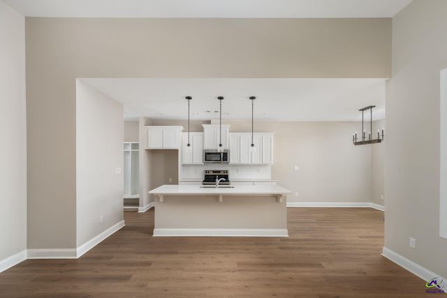 203 Farmland Circle, Perry, GA 31069