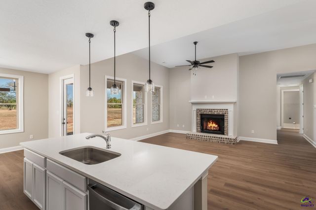 203 Farmland Circle, Perry, GA 31069