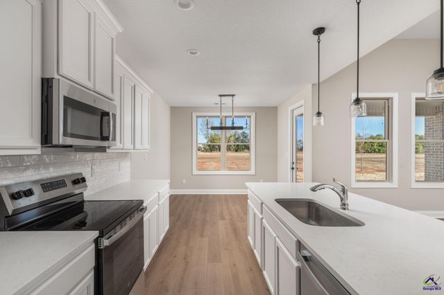 203 Farmland Circle, Perry, GA 31069