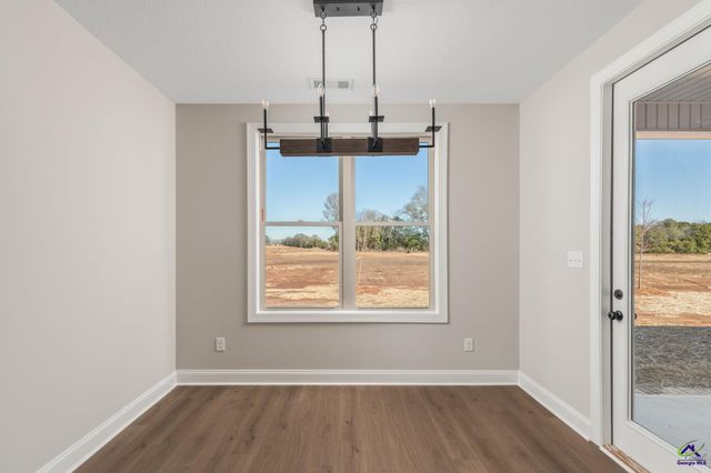 203 Farmland Circle, Perry, GA 31069