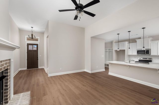 203 Farmland Circle, Perry, GA 31069