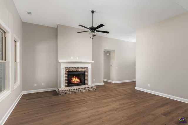 203 Farmland Circle, Perry, GA 31069