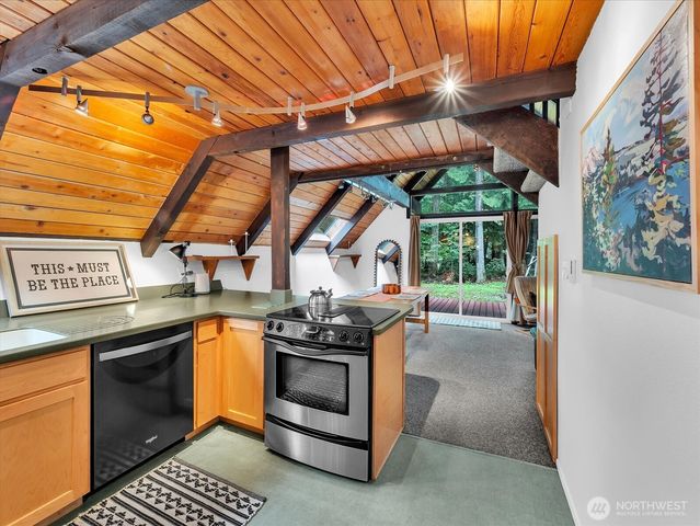 17117 Riverview E, Enumclaw, WA 98022