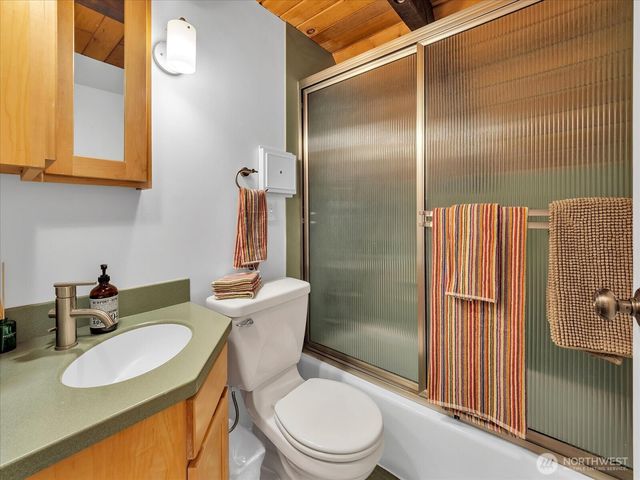 17117 Riverview E, Enumclaw, WA 98022