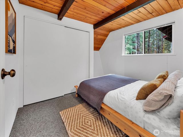 17117 Riverview E, Enumclaw, WA 98022
