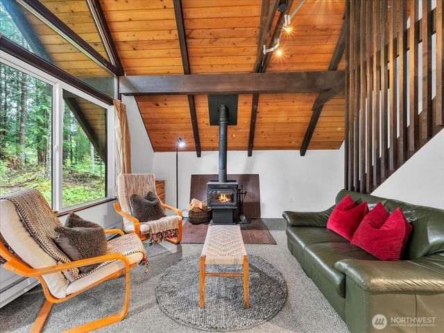 17117 Riverview E, Enumclaw, WA 98022