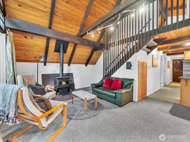 17117 Riverview E, Enumclaw, WA 98022