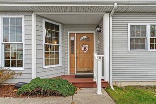 33 Summerfield Dr 33, Uxbridge, MA 01569