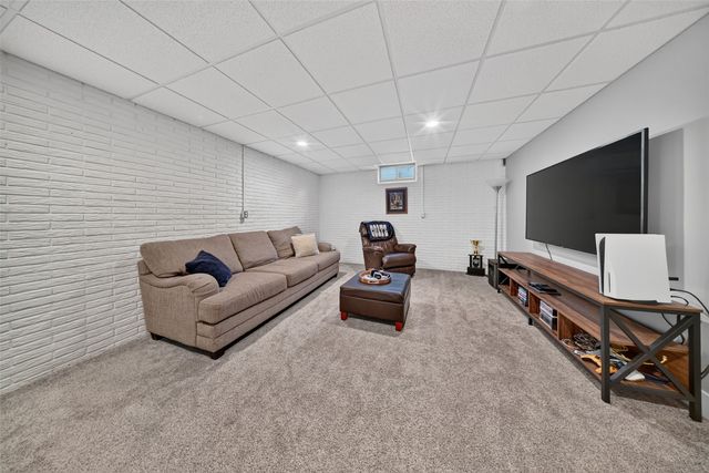 4225 Sunland Court SE, Cedar Rapids, IA 52403