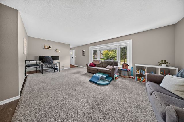4225 Sunland Court SE, Cedar Rapids, IA 52403
