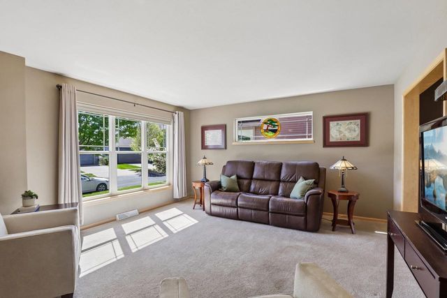 8866 Red Beryl Drive, Middleton, WI 53562