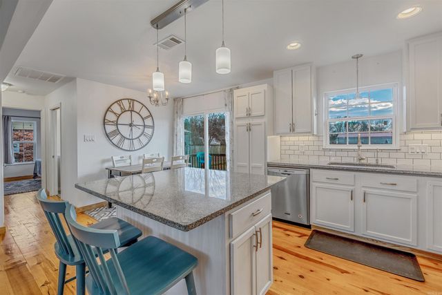 76 Overcup Lake Road, Morrilton, AR 72110