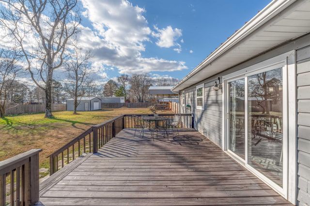 76 Overcup Lake Road, Morrilton, AR 72110