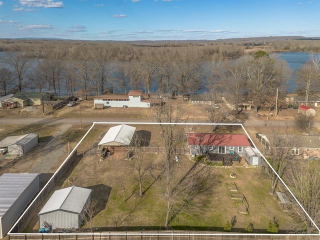 76 Overcup Lake Road, Morrilton, AR 72110