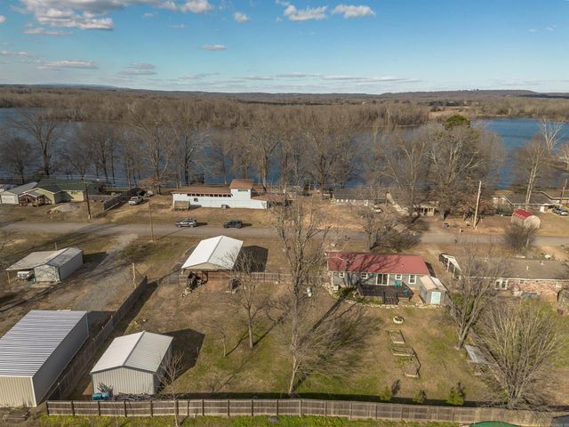 76 Overcup Lake Road, Morrilton, AR 72110