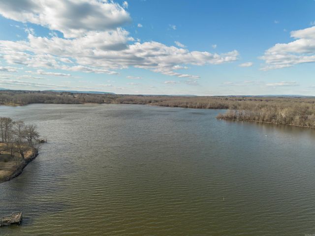 76 Overcup Lake Road, Morrilton, AR 72110