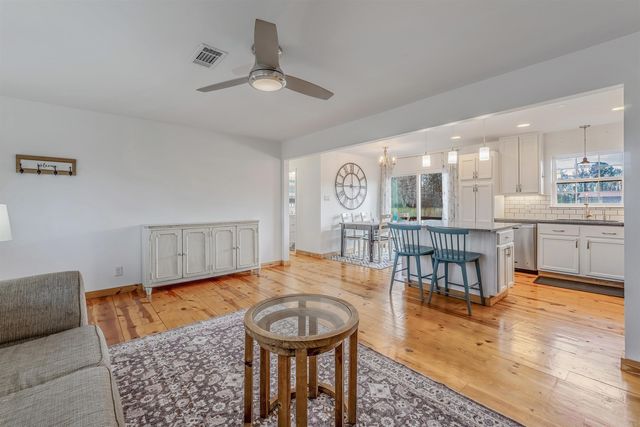 76 Overcup Lake Road, Morrilton, AR 72110