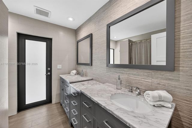 7681 SW 107th St, Pinecrest, FL 33156