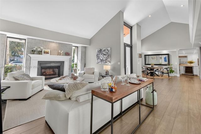 7681 SW 107th St, Pinecrest, FL 33156