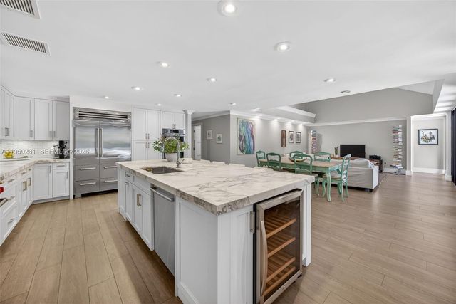 7681 SW 107th St, Pinecrest, FL 33156