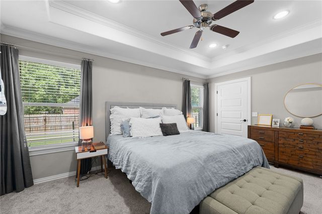 1685 Monarch Avenue, Fayetteville, AR 72701