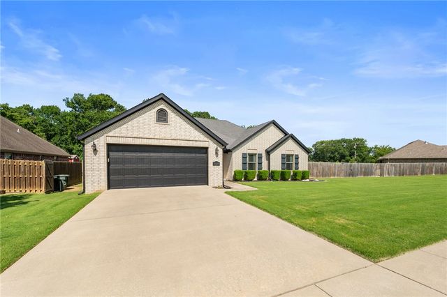 1685 Monarch Avenue, Fayetteville, AR 72701