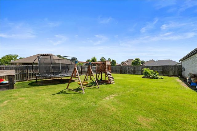 1685 Monarch Avenue, Fayetteville, AR 72701