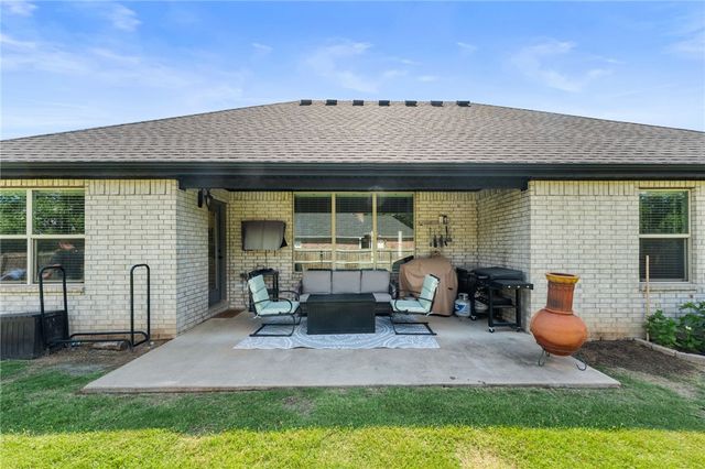 1685 Monarch Avenue, Fayetteville, AR 72701