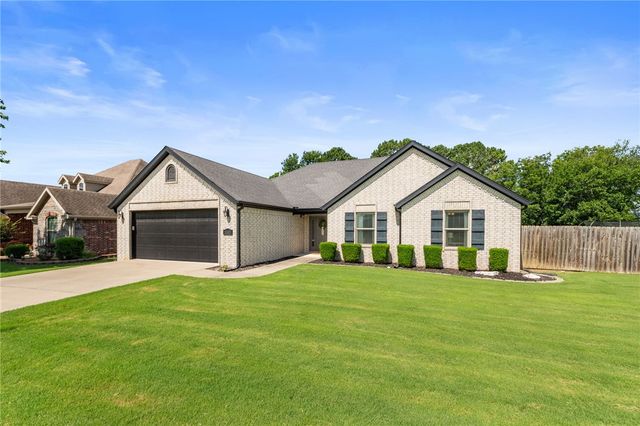 1685 Monarch Avenue, Fayetteville, AR 72701