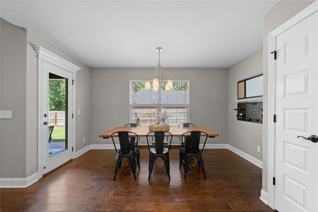 1685 Monarch Avenue, Fayetteville, AR 72701