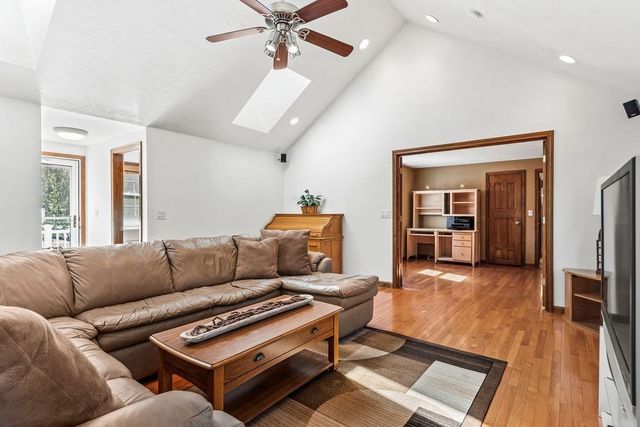 7 Chris Dr, Franklin, MA 02038