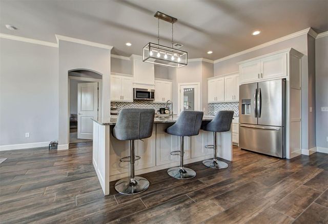 10624 Two Lakes Drive, Yukon, OK 73099