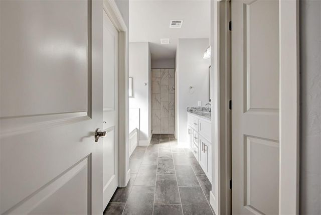 10624 Two Lakes Drive, Yukon, OK 73099