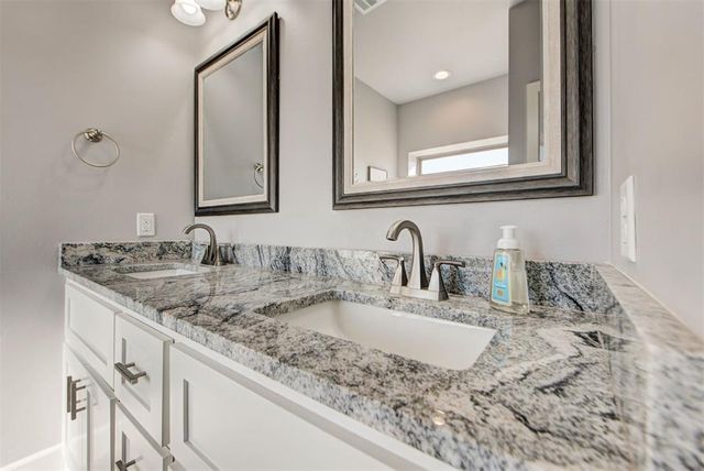 10624 Two Lakes Drive, Yukon, OK 73099