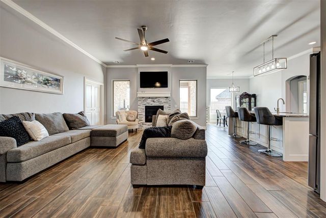 10624 Two Lakes Drive, Yukon, OK 73099