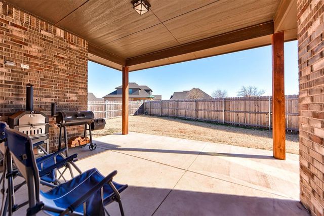 10624 Two Lakes Drive, Yukon, OK 73099