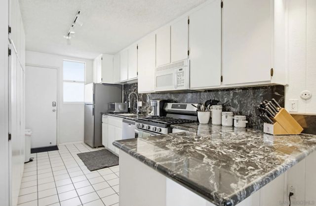 3755 Ocean Front 15, San Diego, CA 92109