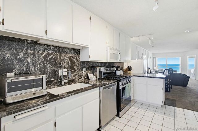 3755 Ocean Front 15, San Diego, CA 92109