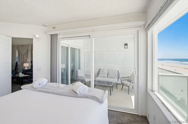 3755 Ocean Front 15, San Diego, CA 92109