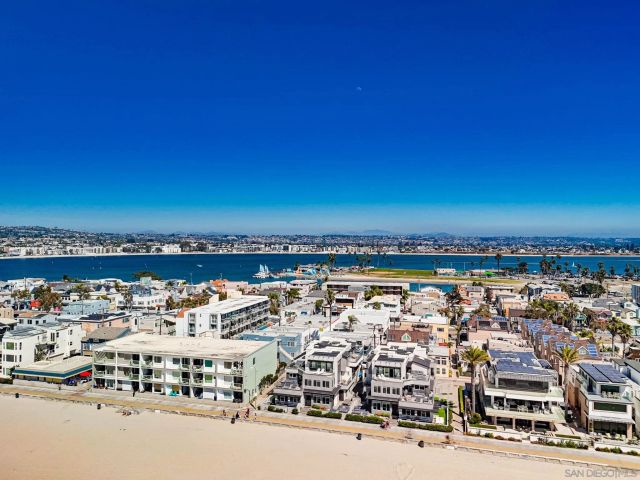 3755 Ocean Front 15, San Diego, CA 92109
