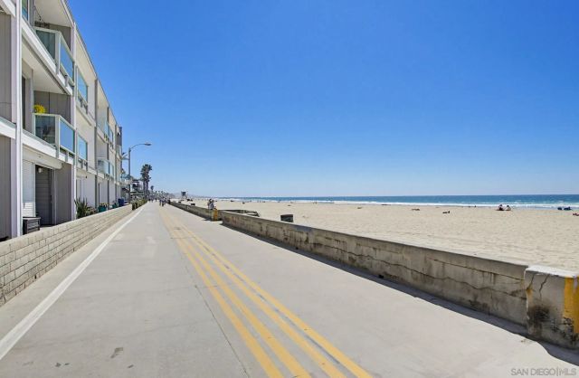 3755 Ocean Front 15, San Diego, CA 92109