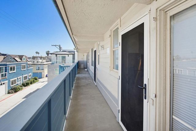3755 Ocean Front 15, San Diego, CA 92109