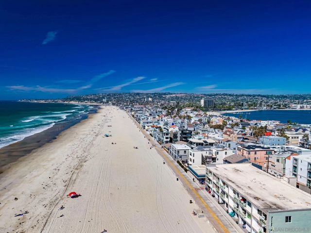 3755 Ocean Front 15, San Diego, CA 92109