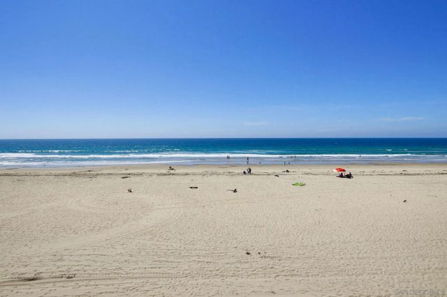 3755 Ocean Front 15, San Diego, CA 92109